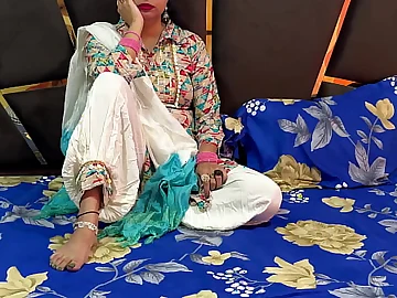 Devar Bhabhi flirts about preggo Devar in intense Hindi making love tape