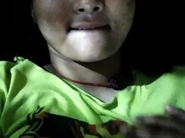 Showing boobs to her Customer- Randi Jayshree