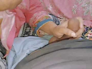 Indian MILF Saira Pakistan gets tight ass pounded wide of Pakistani maid in HD video